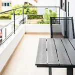 아파트 Enchanting And Centric Flat - *