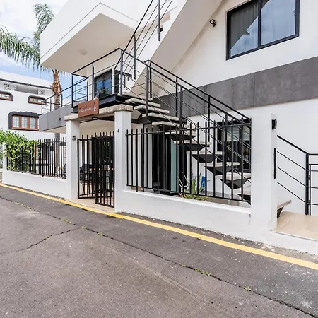 아파트 Enchanting And Centric Flat -